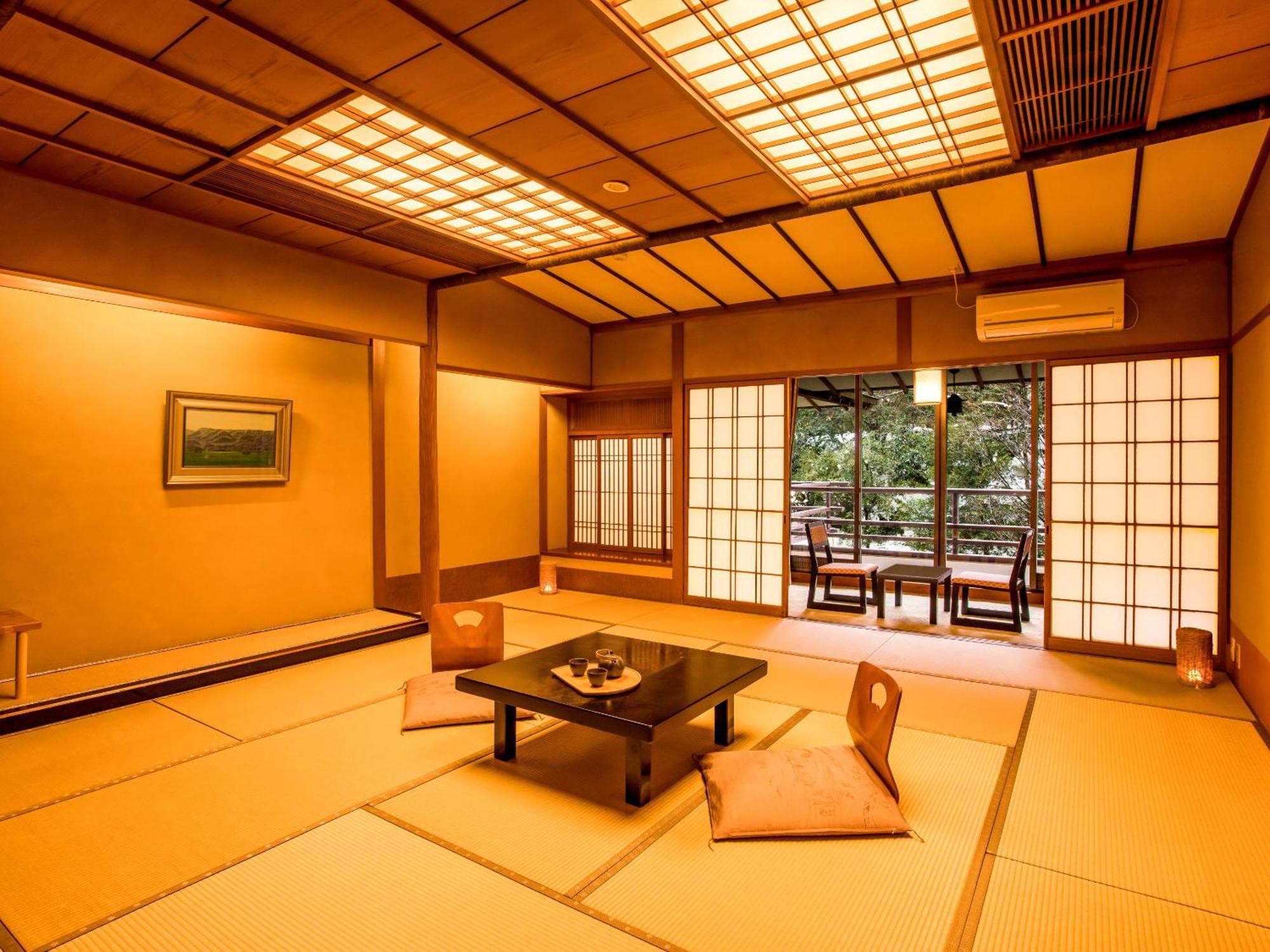 Ooedo Onsen Monogatari Premium Yoshinoya Irokuen Kaga (Ishikawa) Quarto foto