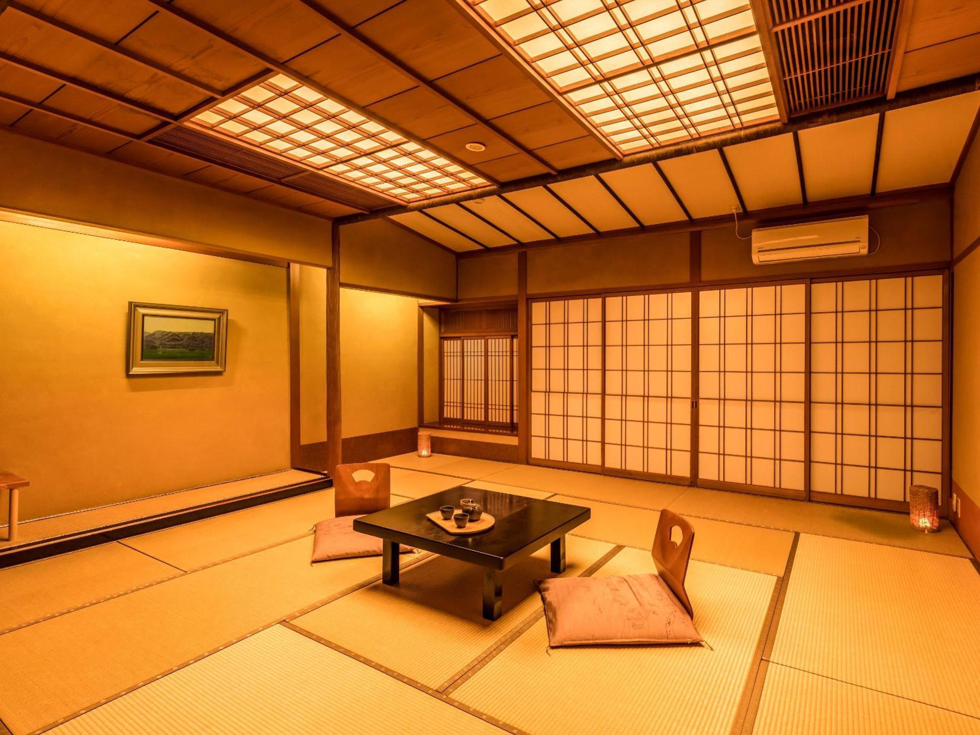 Ooedo Onsen Monogatari Premium Yoshinoya Irokuen Kaga (Ishikawa) Quarto foto
