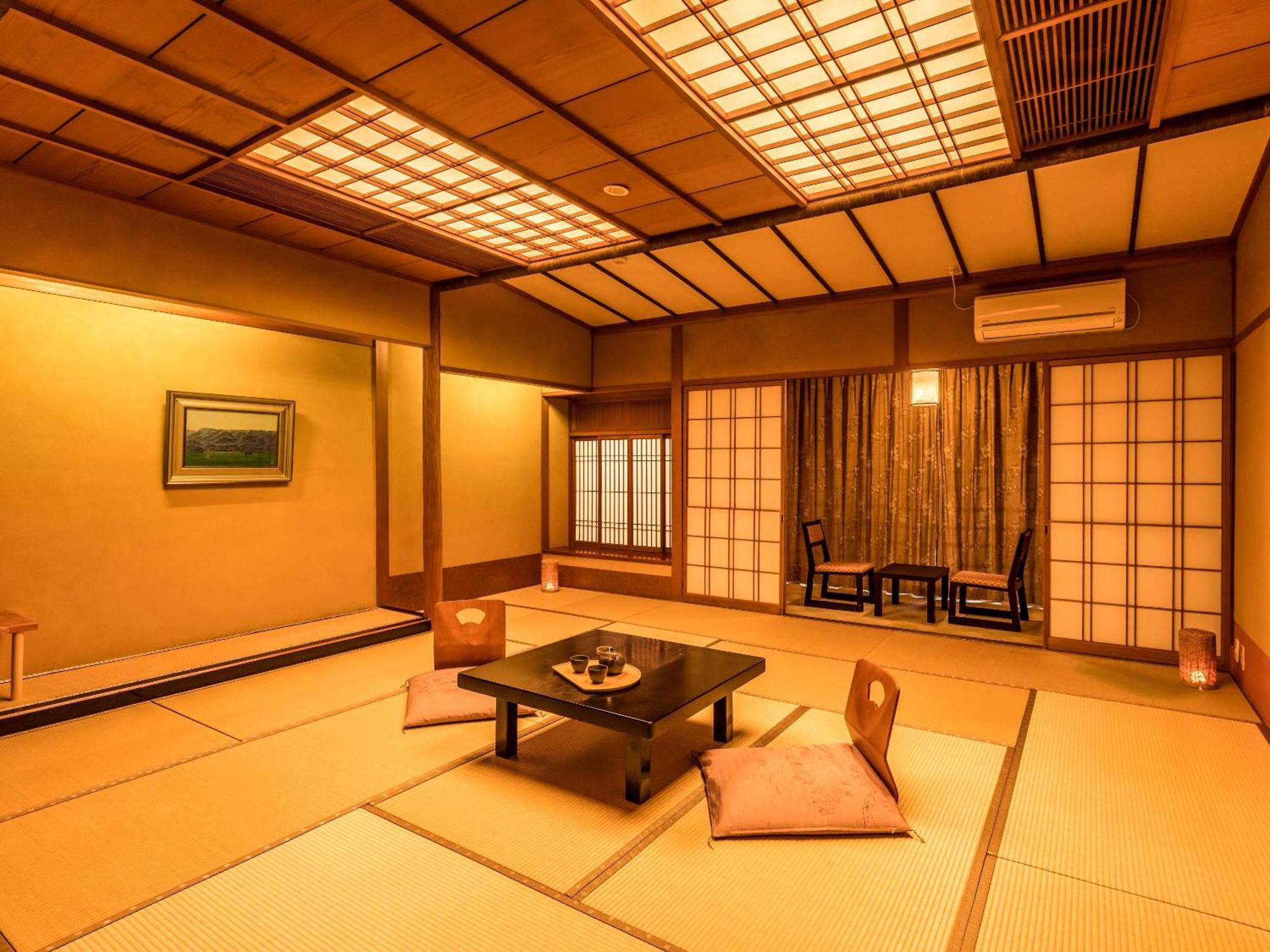 Ooedo Onsen Monogatari Premium Yoshinoya Irokuen Kaga (Ishikawa) Quarto foto
